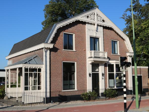 Deze afbeelding van Stationsvilla Princenhove gevestigd in de plaats Zeist in de provincie Utrecht is de profielfoto van de vergaderlocatie.