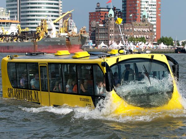 Deze afbeelding van Splashtours gevestigd in de plaats Rotterdam in de provincie Zuid-Holland is de profielfoto van de meetingdienst.