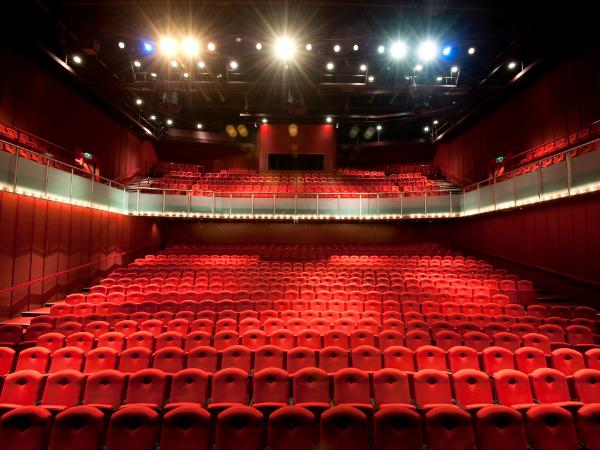 Deze afbeelding van Meervaart Theater Meetings & Events gevestigd in de plaats Amsterdam in de provincie Noord-Holland is de profielfoto van de vergaderlocatie.