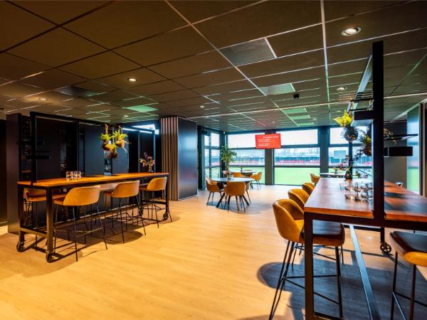 Afbeelding 7 van Almere City FC gevestigd in de plaats Almere in de provincie Flevoland geeft inzicht in de mogelijkheden van de vergaderlocatie.