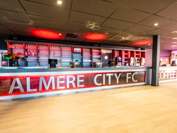 Afbeelding 2 van Almere City FC gevestigd in de plaats Almere in de provincie Flevoland geeft inzicht in de mogelijkheden van de vergaderlocatie.
