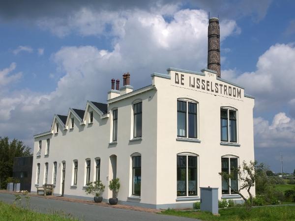 Deze afbeelding van De IJsselstroom gevestigd in de plaats Zutphen in de provincie Gelderland is de profielfoto van de vergaderlocatie.