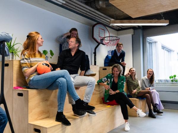 Afbeelding 14 van Strategiefabriek gevestigd in de plaats Amsterdam in de provincie Noord-Holland geeft inzicht in de mogelijkheden van de vergaderlocatie.