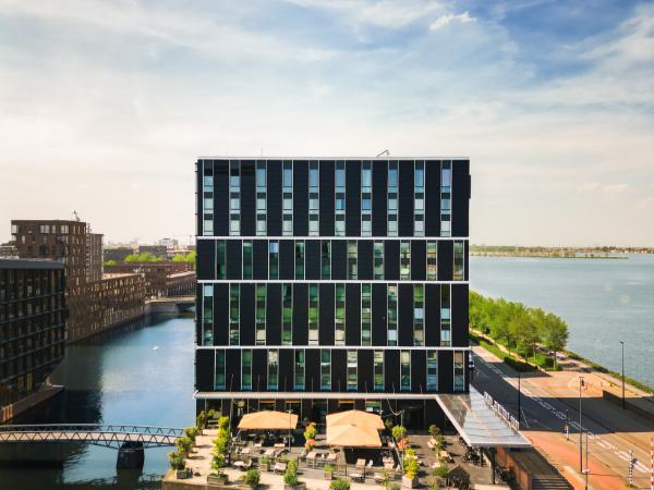 Deze afbeelding van Four Elements Hotel Amsterdam gevestigd in de plaats Amsterdam in de provincie Noord-Holland is de profielfoto van de vergaderlocatie.