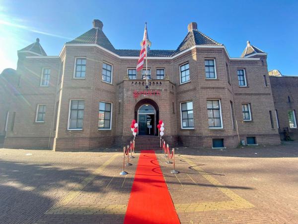 Deze afbeelding van Sparta Stadion, Het Kasteel gevestigd in de plaats Rotterdam in de provincie Zuid-Holland is de profielfoto van de vergaderlocatie.