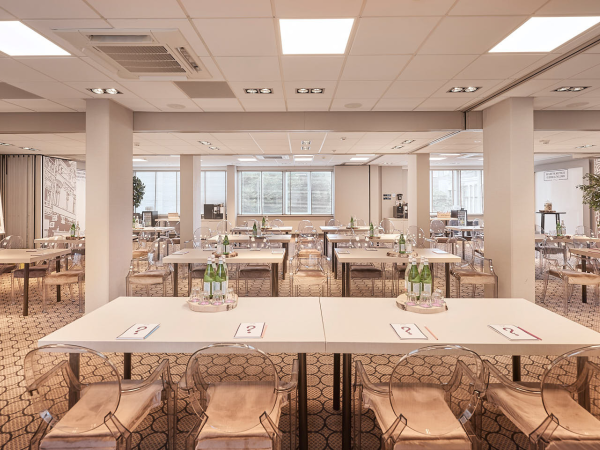 Deze afbeelding van Carlton Square Hotel Haarlem gevestigd in de plaats Haarlem in de provincie Noord-Holland is de profielfoto van de vergaderlocatie.